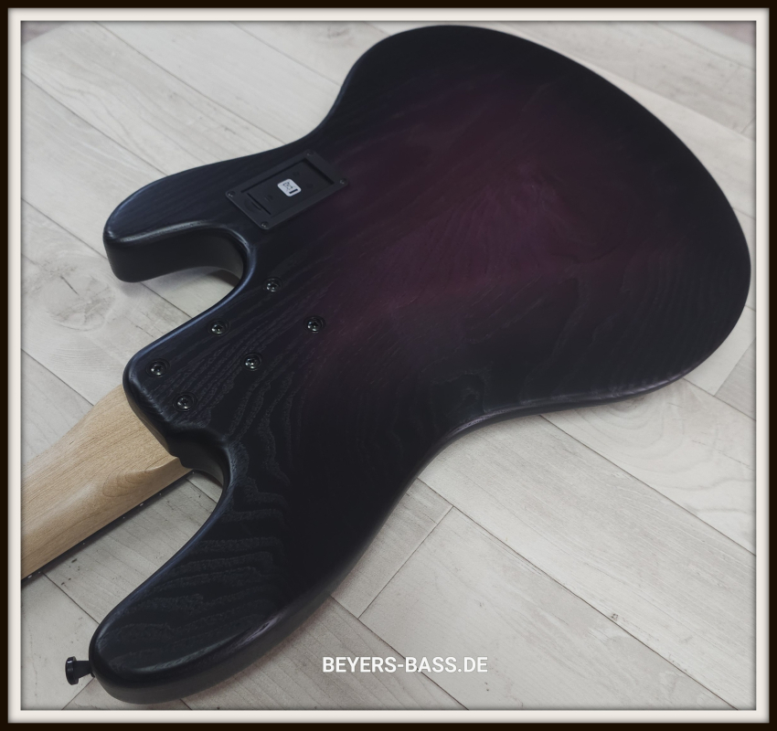 Sandberg California II TM4 Ebony, Open Pore Violetburst, Lefthand